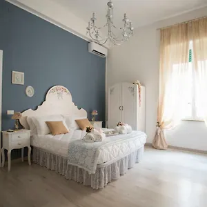 https://la-maison-romantique.hotels-amalfi.com