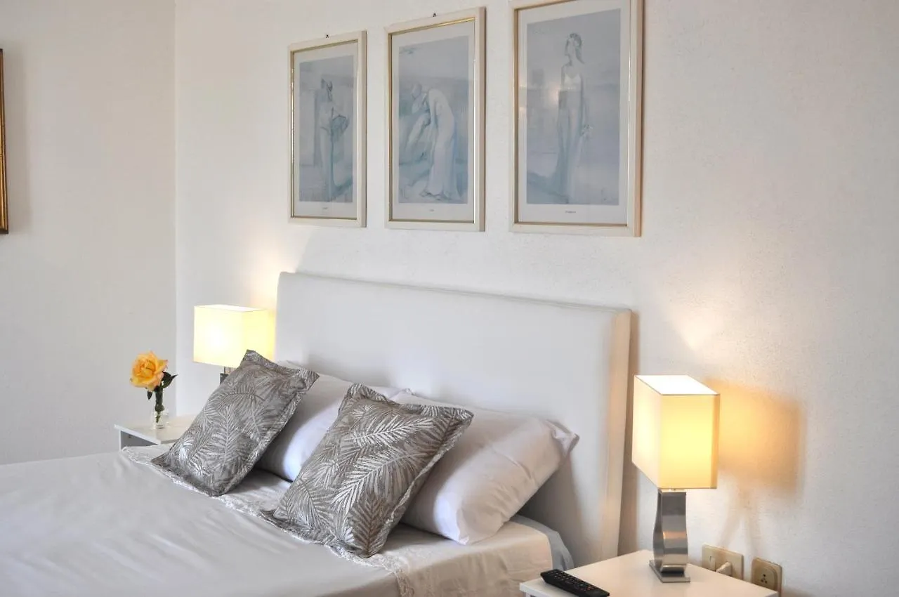 Villa Luce B&B Olbia Italia